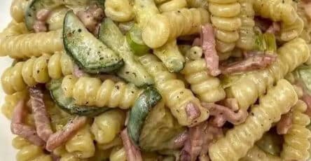 Fusilli con zucchine e speck
