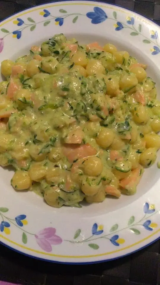 Gnocchetti zucchine e salmone