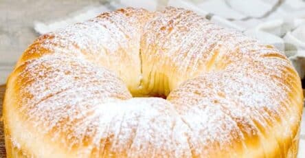 Pane gomitolo di lana