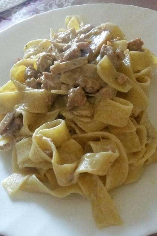 Pappardelle con salsiccia e funghi