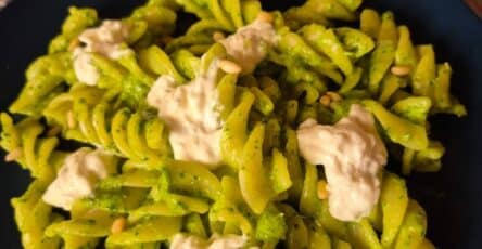 Pasta col pesto di rucola