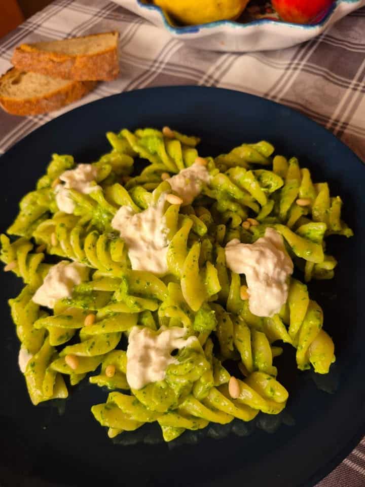 Pasta col pesto di rucola