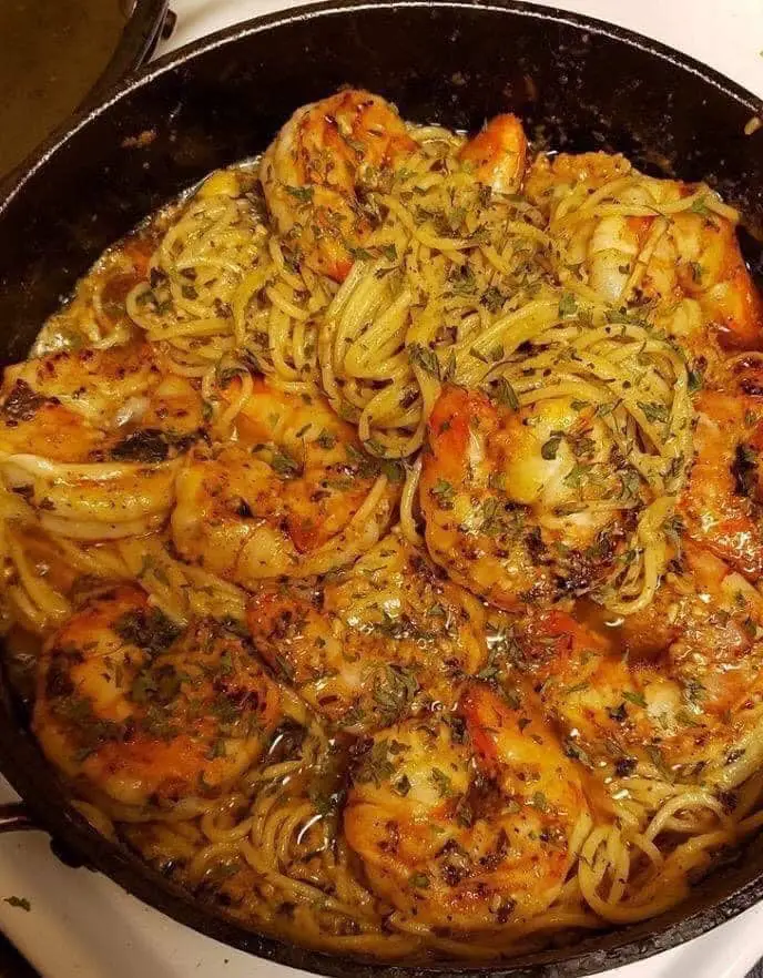Pasta con gamberi aglio