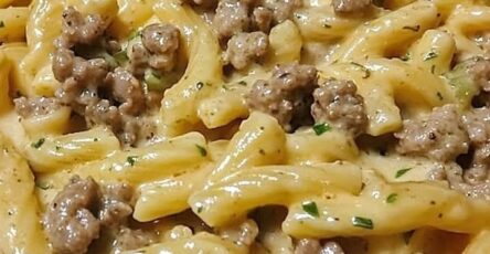 Pasta con salsiccia e zucchine