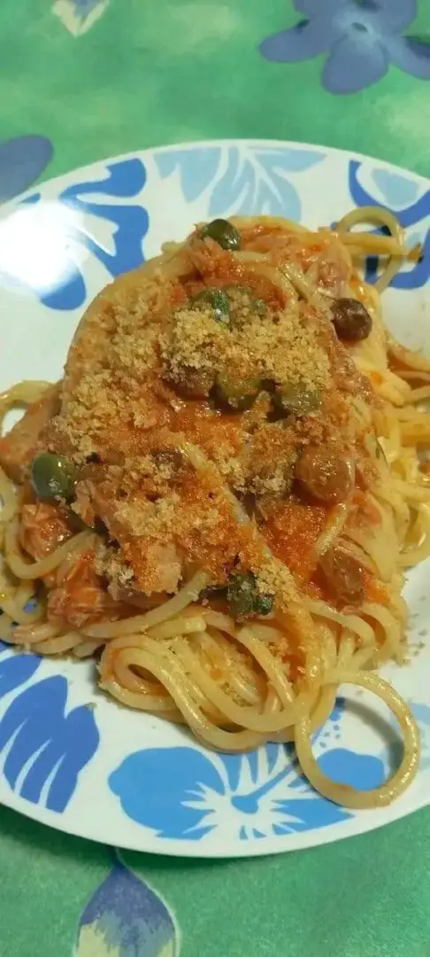 Spaghetti con salsa di pomodoro