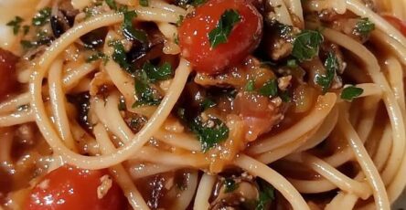 Spaghetti con seppioline pomodorini
