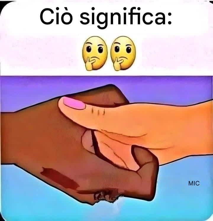 uomo gratta palmo donna