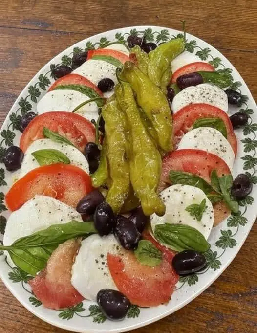 Antipasto mozzarella e pepe