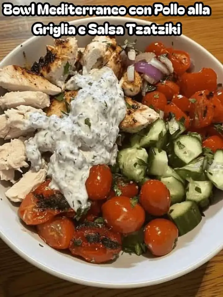 Bowl Mediterraneo con Pollo