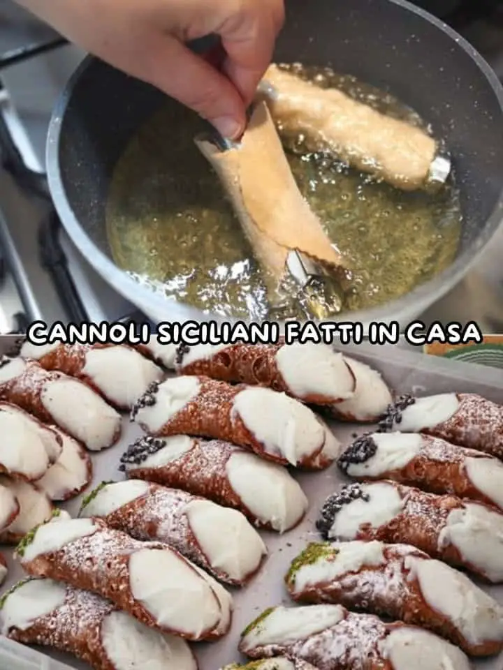 Cannoli siciliani fatti in casa
