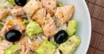 Ciotola di riso salmone
