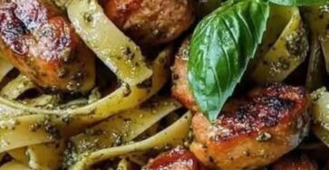 Fettuccine al pesto salsiccia