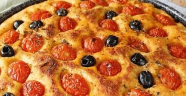 Focaccia estiva con olive