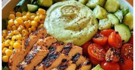 Insalata di pollo e avocado