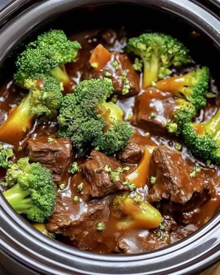 Manzo e broccoli in pentola