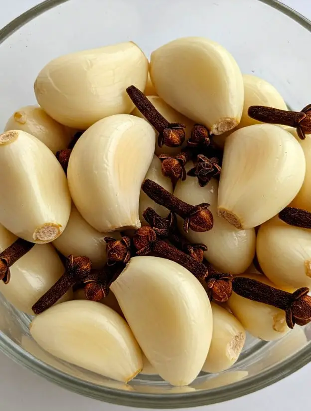 mescolare aglio chiodi garofano