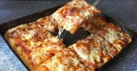 Pizza in teglia croccante