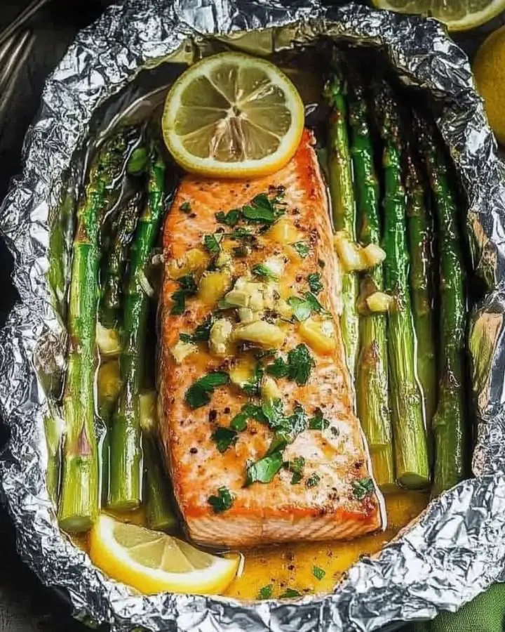 Salmone al forno delizioso