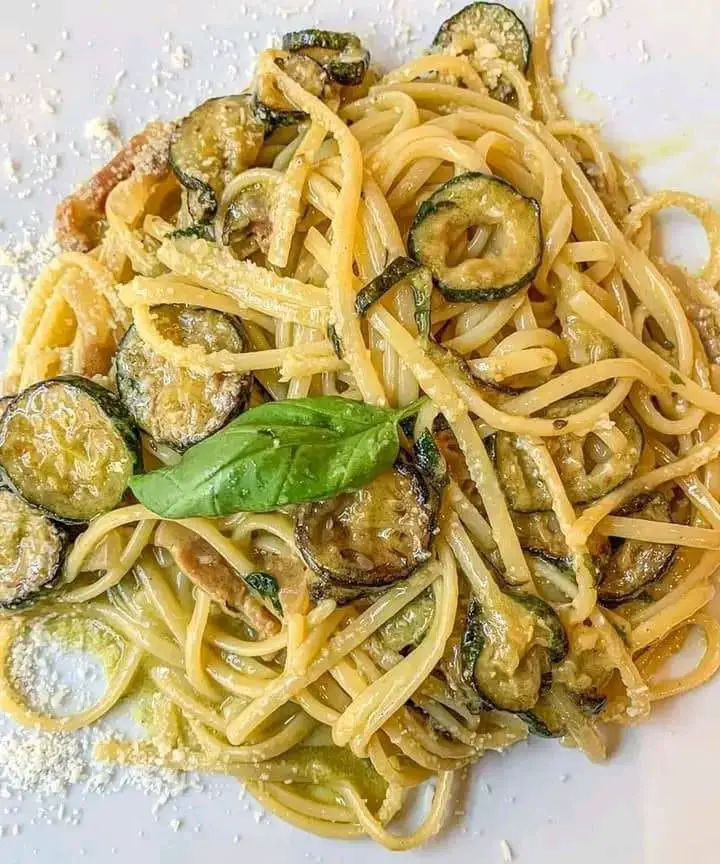 Spaghetti con zucchine