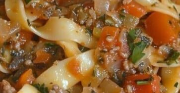 Tagliatelle e ragù di carne