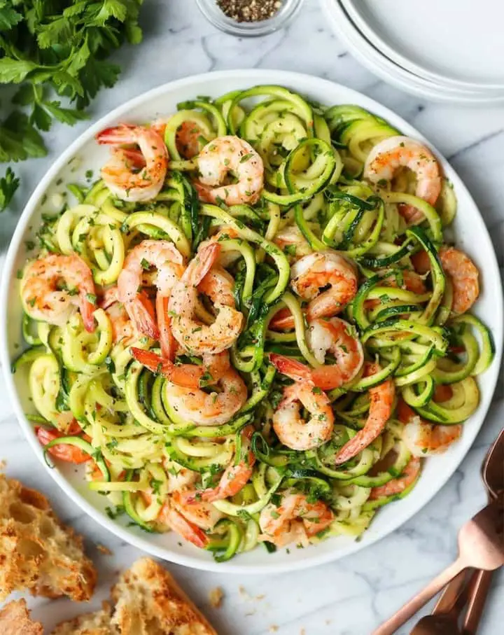 Zucchine e gamberi in padella